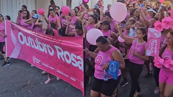 CAMINHADA DE MULHERES NO OUTUBRO ROSA